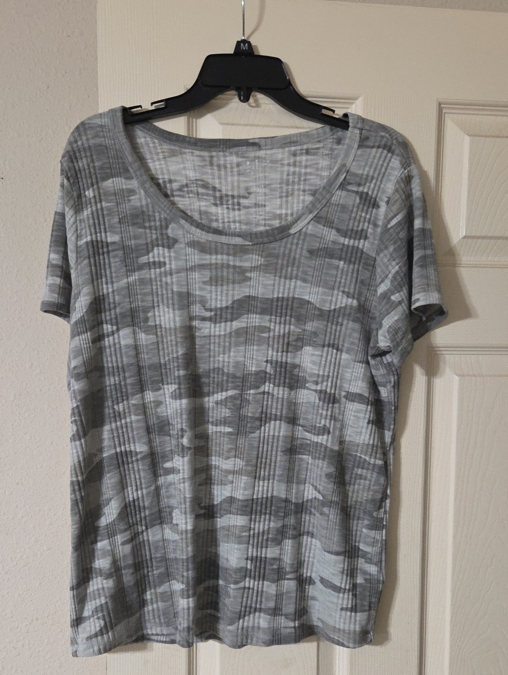 Maurices Grey Camo Short-Sleeve Shirt XL